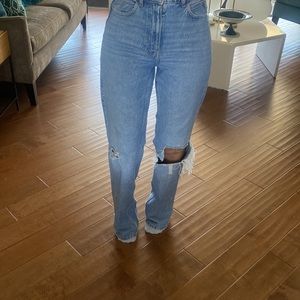 Zara ripped high rise loose through thigh fitting jeans